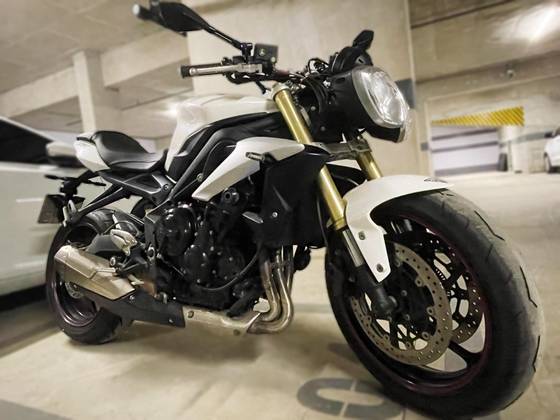 TRIUMPH STREET TRIPLE 675 ABS 